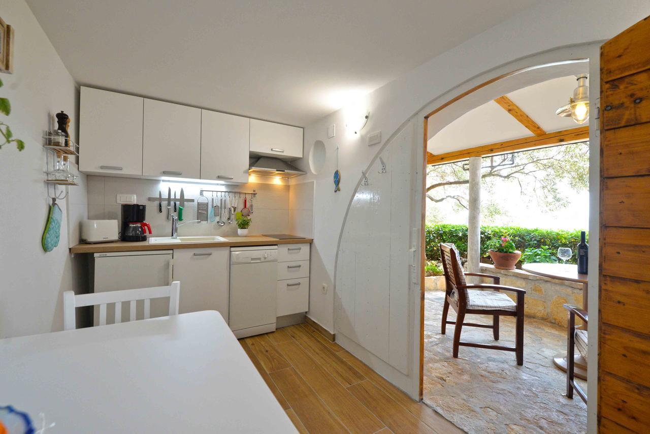 Sea Side Apartment Murter Esterno foto