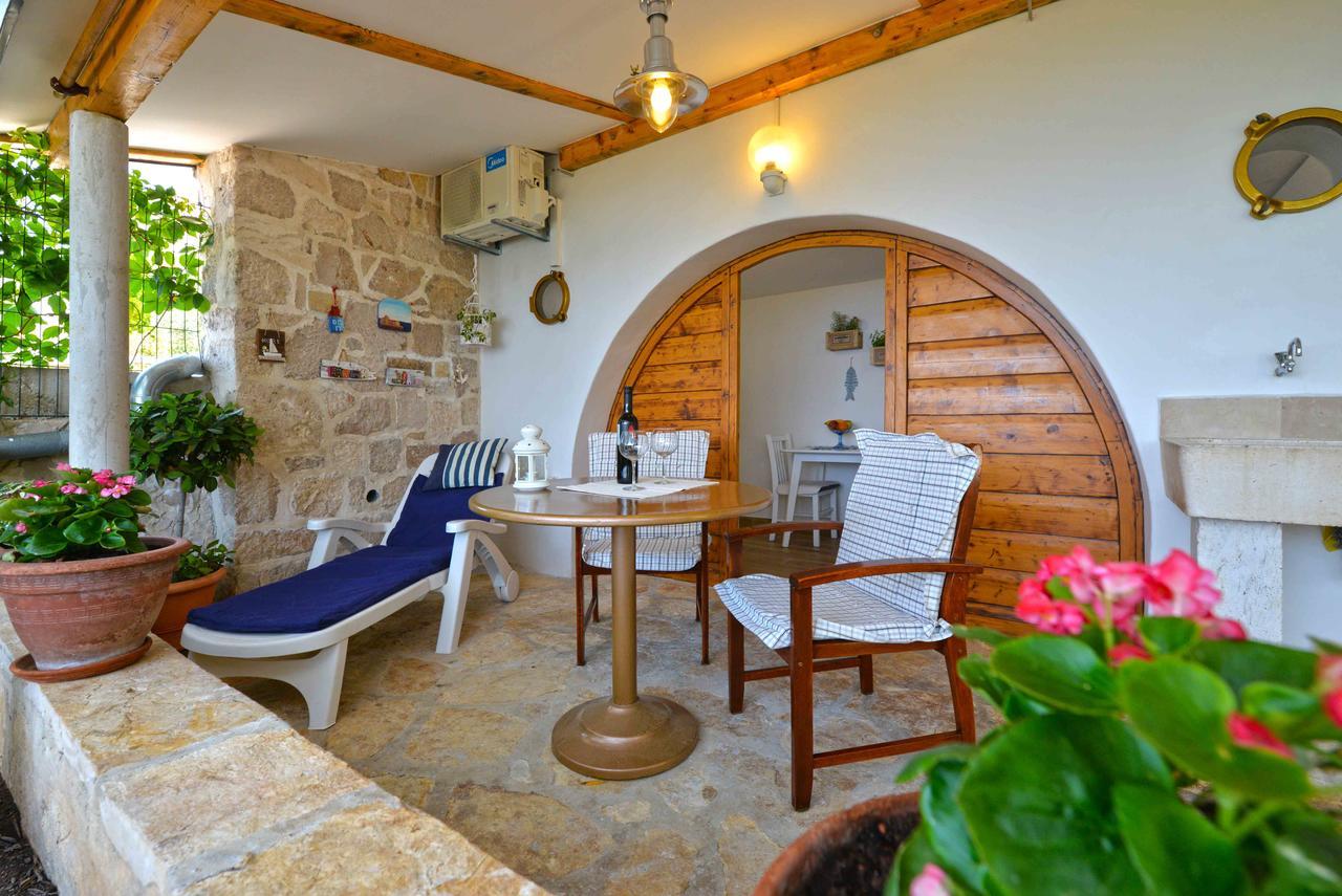 Sea Side Apartment Murter Esterno foto